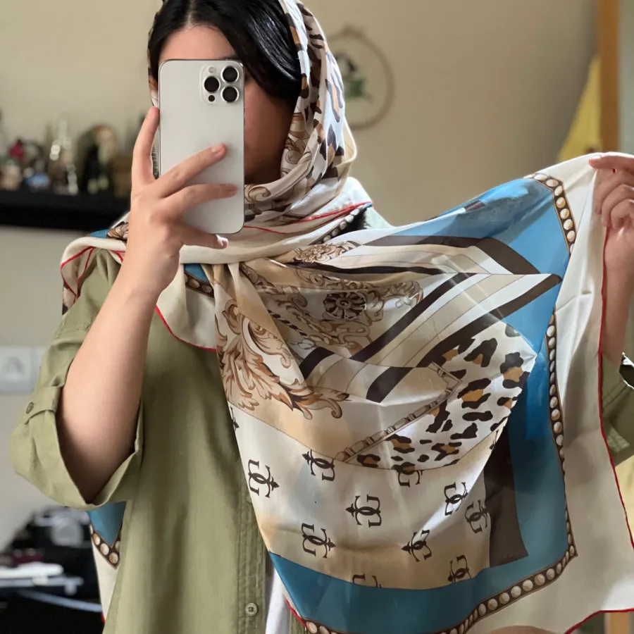 روسری قواره بزرگ برند آکر