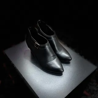 نیم بوت چرم