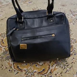 کیف مشکی جادار چند زیپه