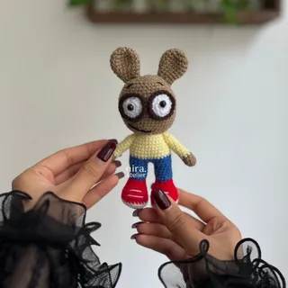 عروسک دستبافت
