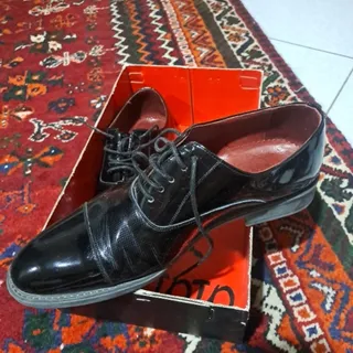 کفش ورنی مردانه