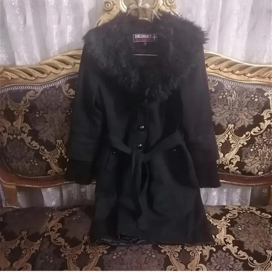 پالتو مشکی خزدار