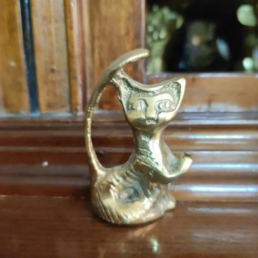 مجسمه پیشی