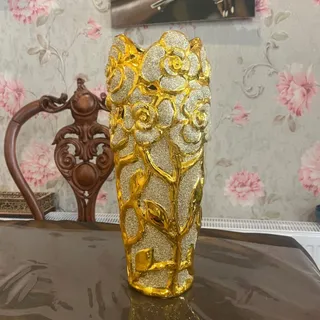 گلدان طلایی