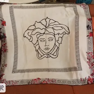 روسری ساتن طرح ورساچه