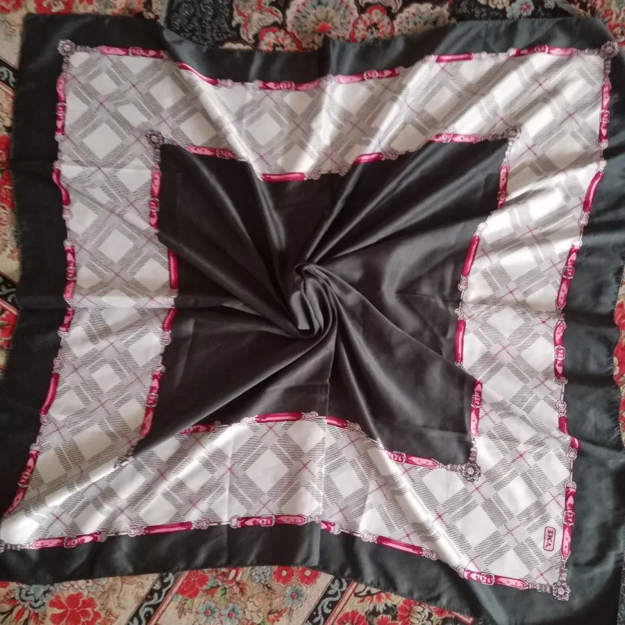 روسری ساتن