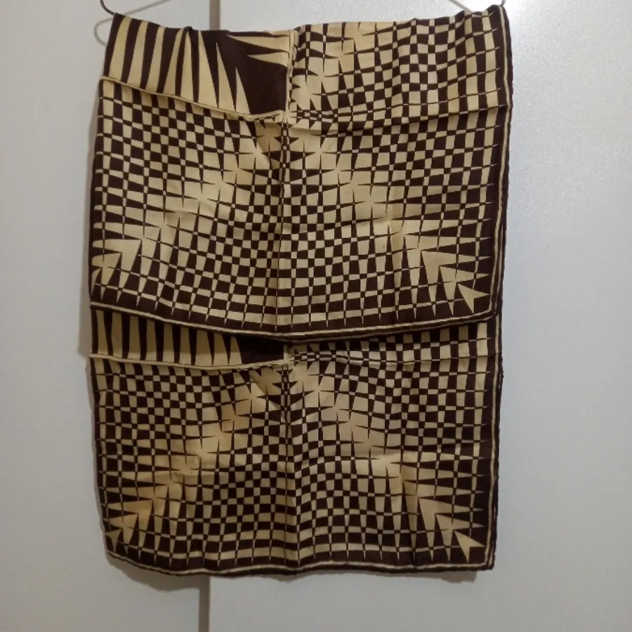 روسری ساتن کوتاه
