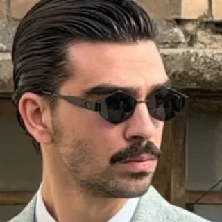 عینک شیک ادایی