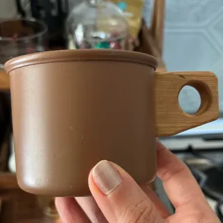 لیوان چای و قهوه