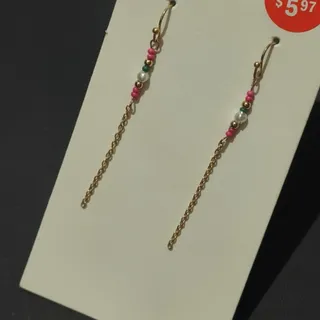 گوشواره ظریف و خوشگل