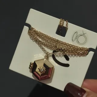 گردنبند لاکت