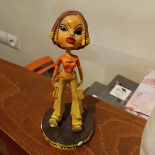 مجسمه دختر رقاص