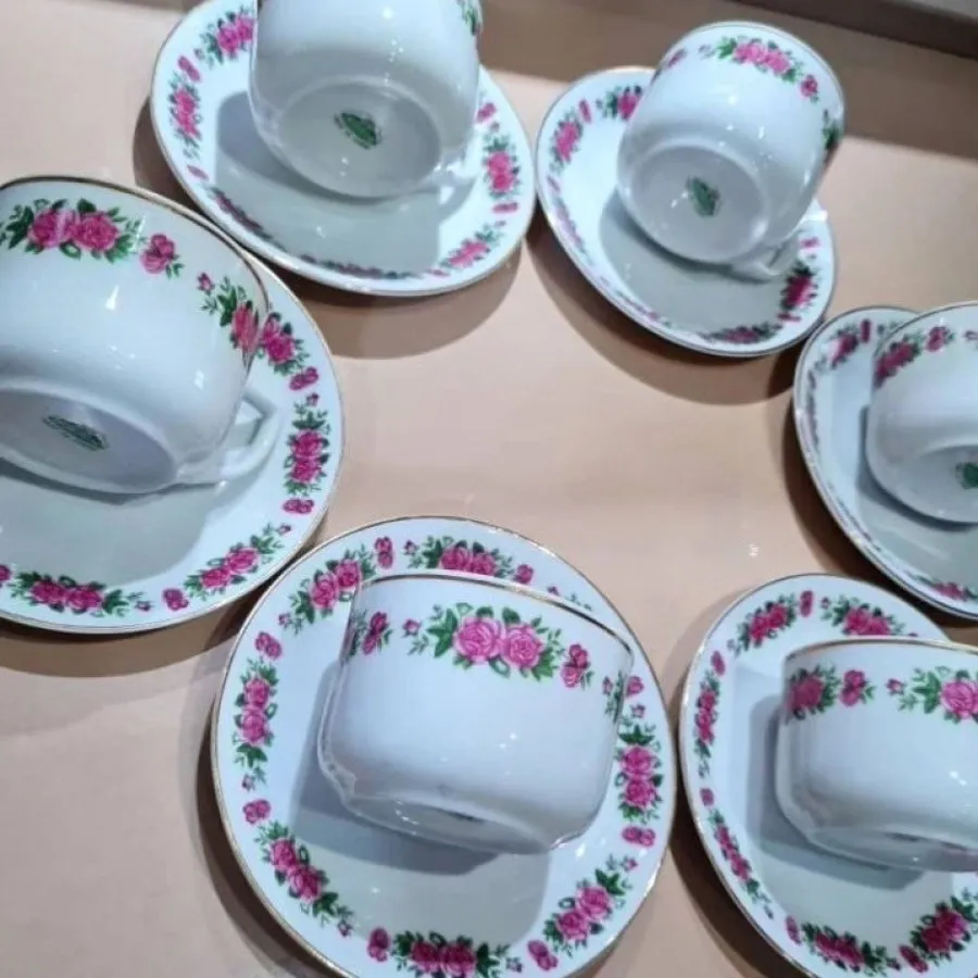 فنجان نعلبکی گلسرخی