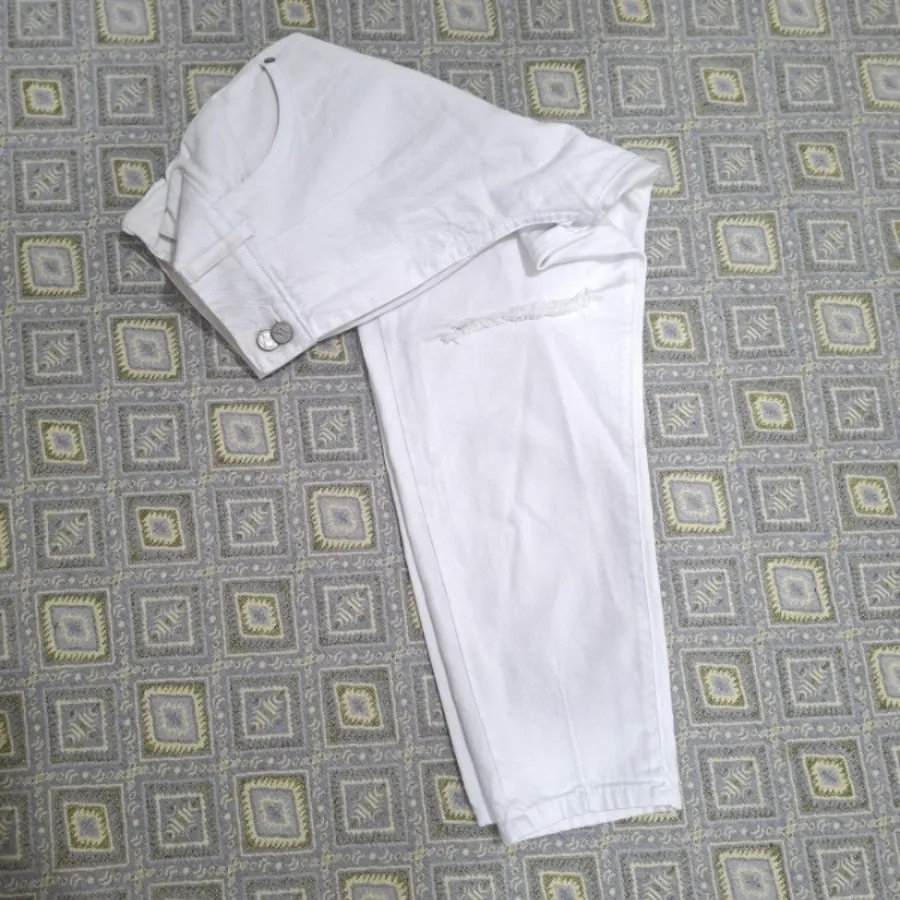 شلوار جین سفید