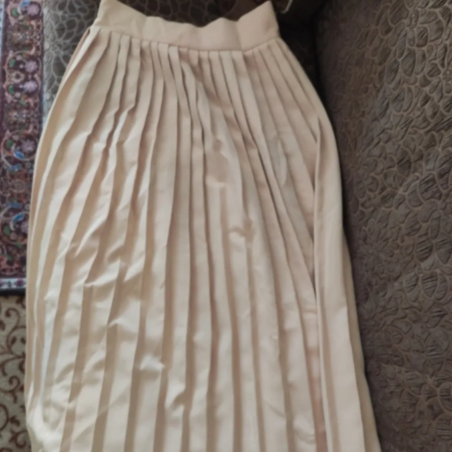 دامن پلیسه