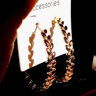 گوشواره حلقه ایی برگ?