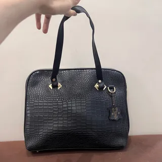 کیف بزرگ کتابی
