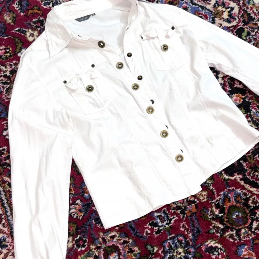 کت سفید