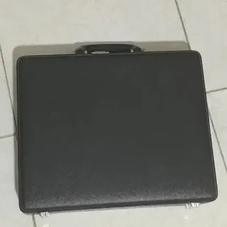 کیف اداری در حد نو