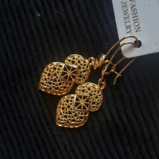 گوشواره رنگ ثابت طلایی