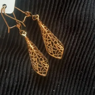 گوشواره طلایی رنگ ثابت