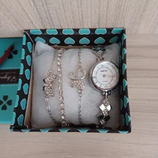 ساعت و دستبند