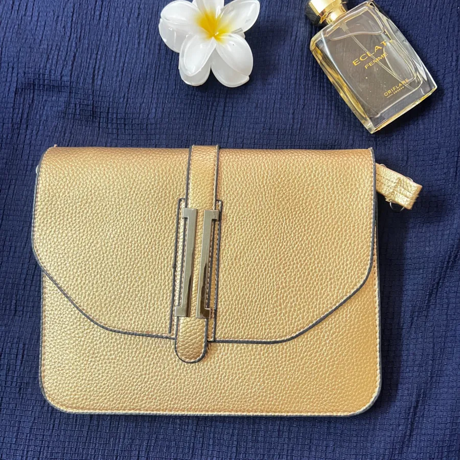کیف طلایی
