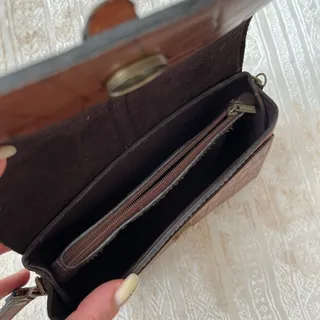 کیف طرح چرم قهوه ای عسلی