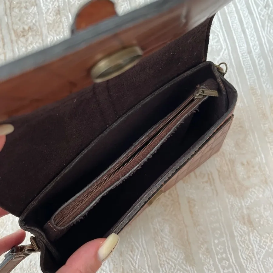 کیف طرح چرم قهوه ای عسلی