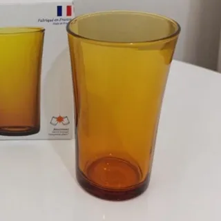 لیوان عسلی