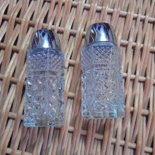 نمکدان قدیمی