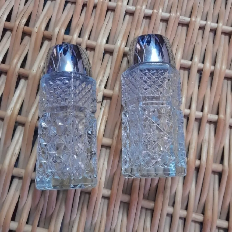 نمکدان قدیمی