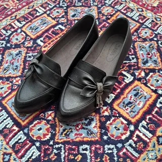 کفش،کالج