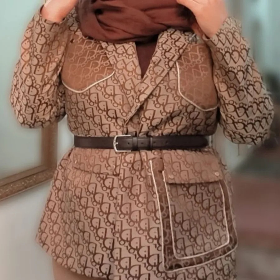 کت طلایی دیور