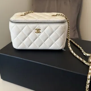 کیف وارداتی شنل سفید