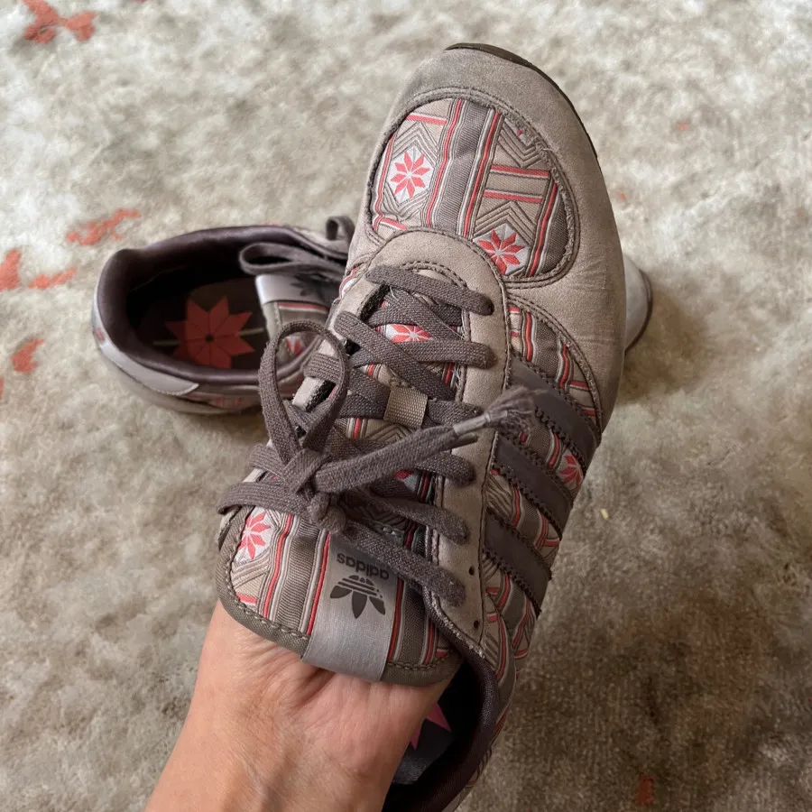 کتونی ادیداس ADIDAS