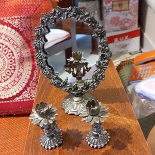 آینه و شمعدان کوچک دکوری