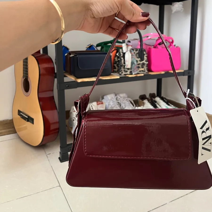 کیف زرشکی