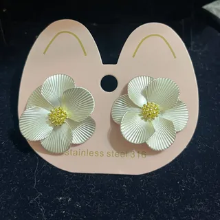 گوشواره گل تراشدار