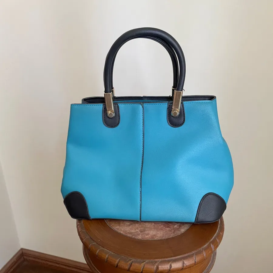 کیف آبی