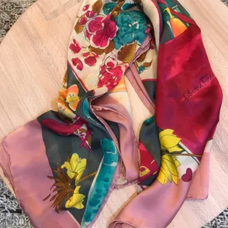 روسری ابریشمی دستدوز