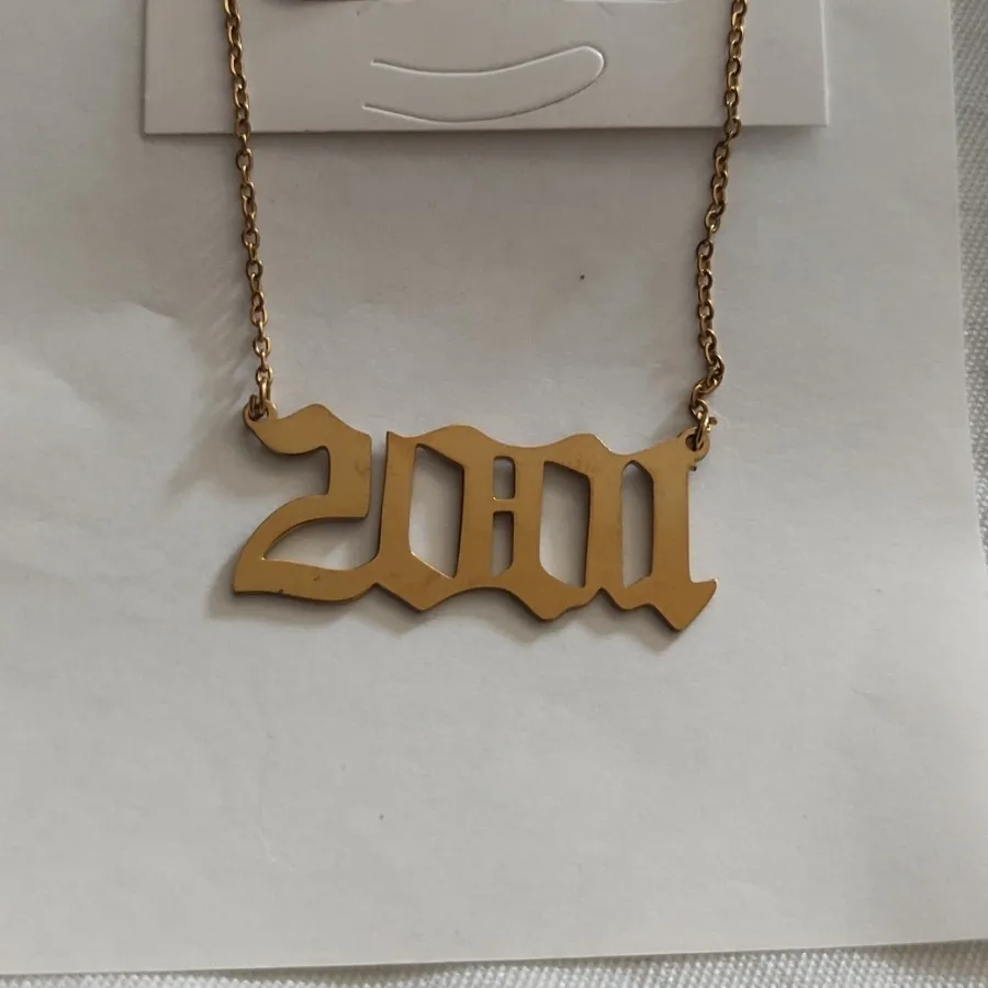 گردنبندسال 2001