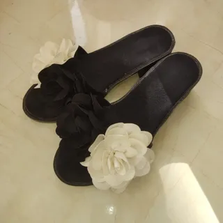 صندل زنانه روفرشی گلدار