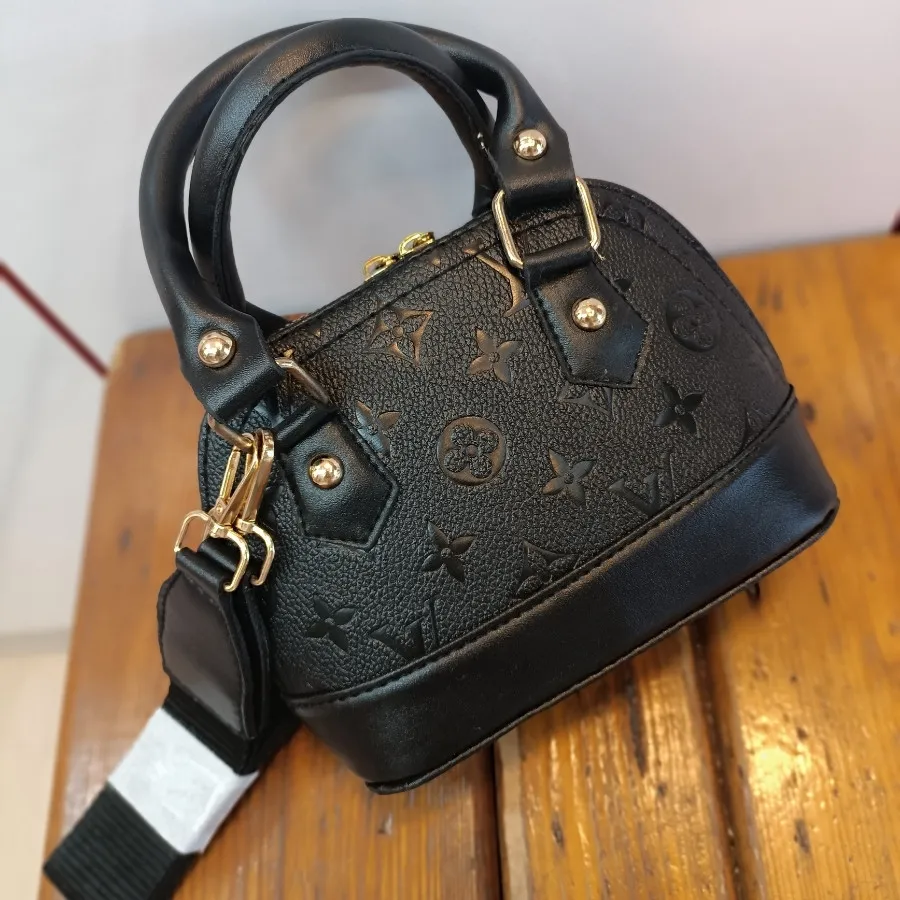 کیف طرح LV