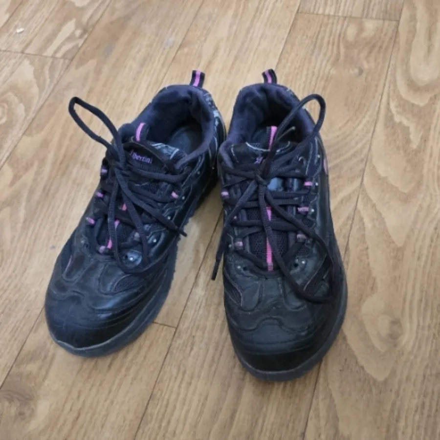 کفش پیاده روی