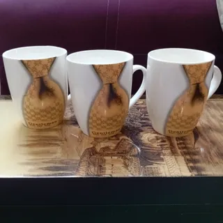 سه تا لیوان چینی