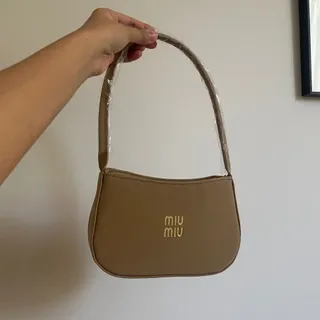کیف miu miu