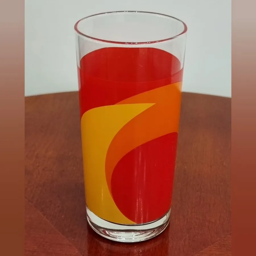 لیوان شربت خوری
