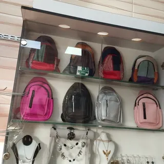 ویترین مغازه