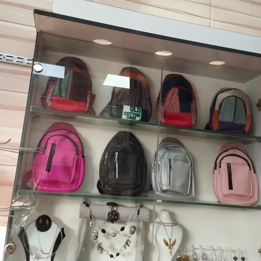 ویترین مغازه
